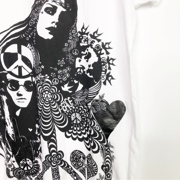 𝅺Lauren Moshi white T-shirt with black graphics peace on earth - Picture 5 of 13